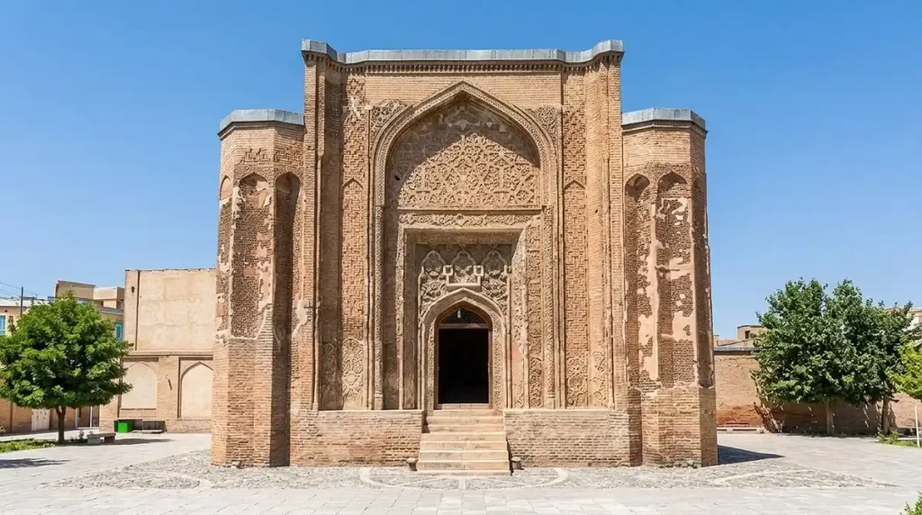 5 ویژگی مهم گنبد علویان و معماری خاص آن